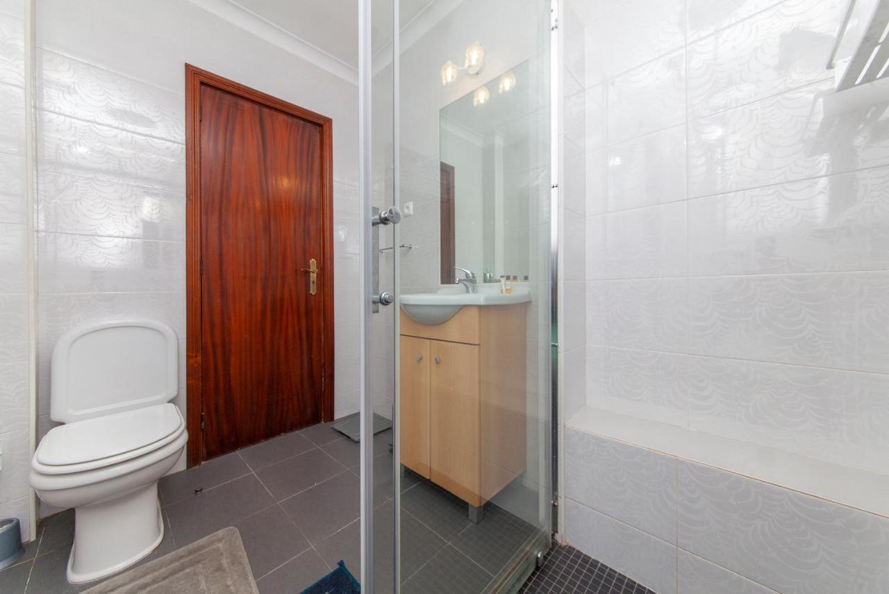 B18 - Village Street Apartment ラゴス エクステリア 写真