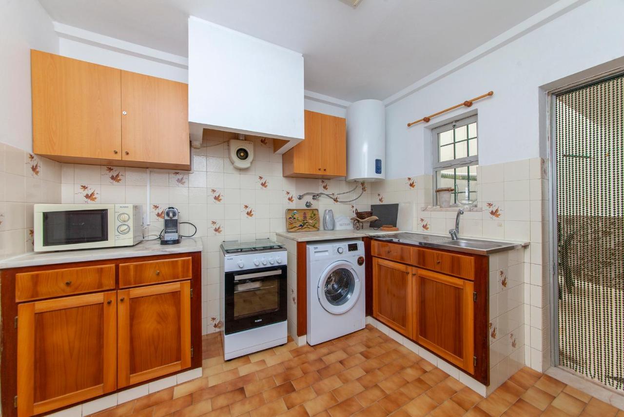 B18 - Village Street Apartment ラゴス エクステリア 写真